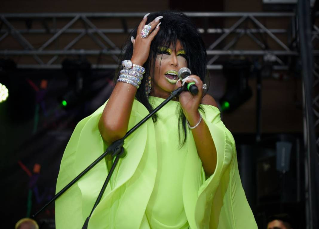 Türk Müziğinin divası Bülent Ersoy makyajsız yakalandı! Görenler tanıyamadı - Resim: 7